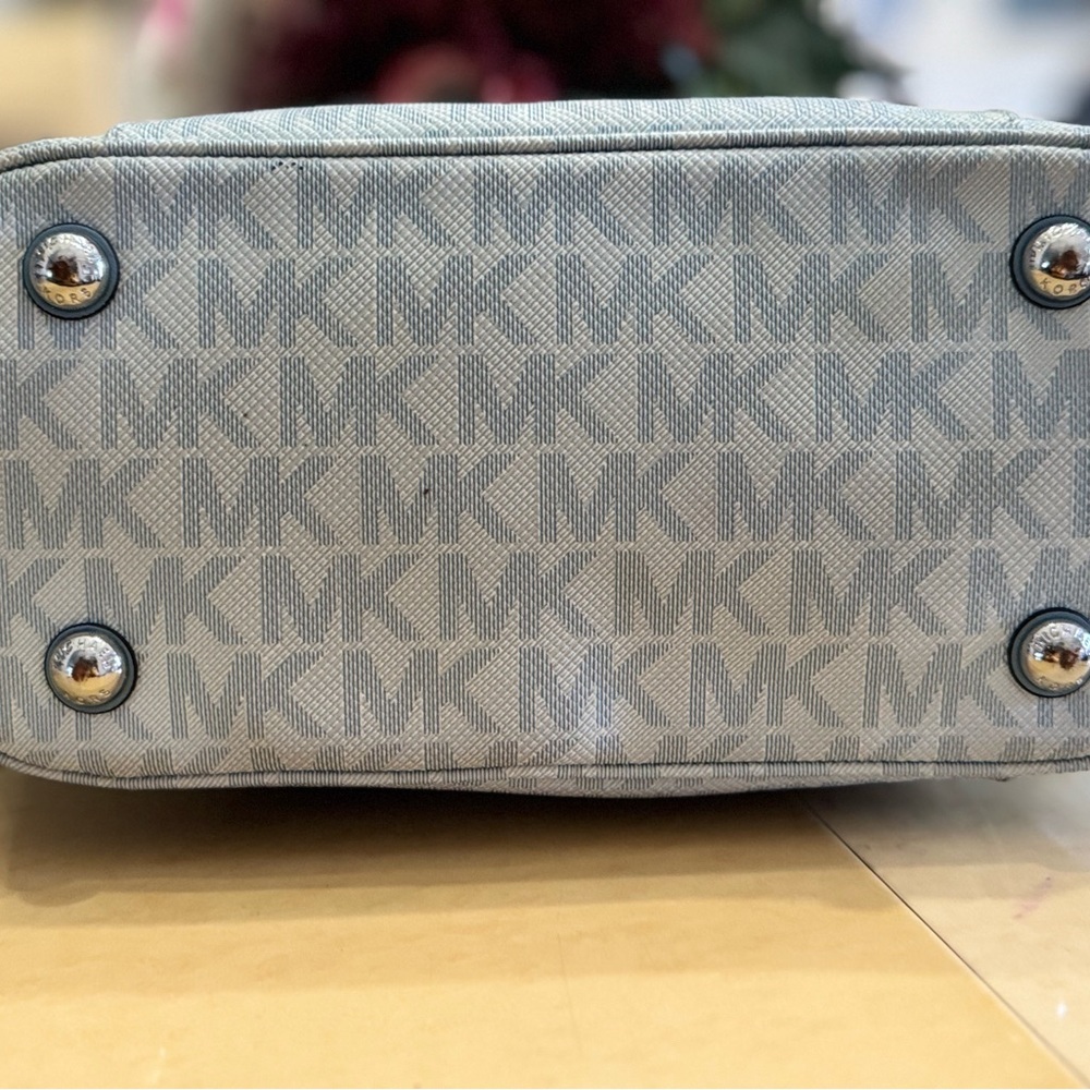 Michael Kors blue Tote Bag with Signature Monogram - Picture 5 of 10
